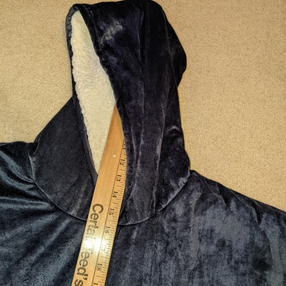 NWOT The comfy original hoodie - Picture 13 of 15